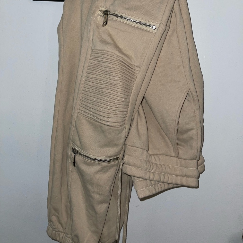 JOGGERS